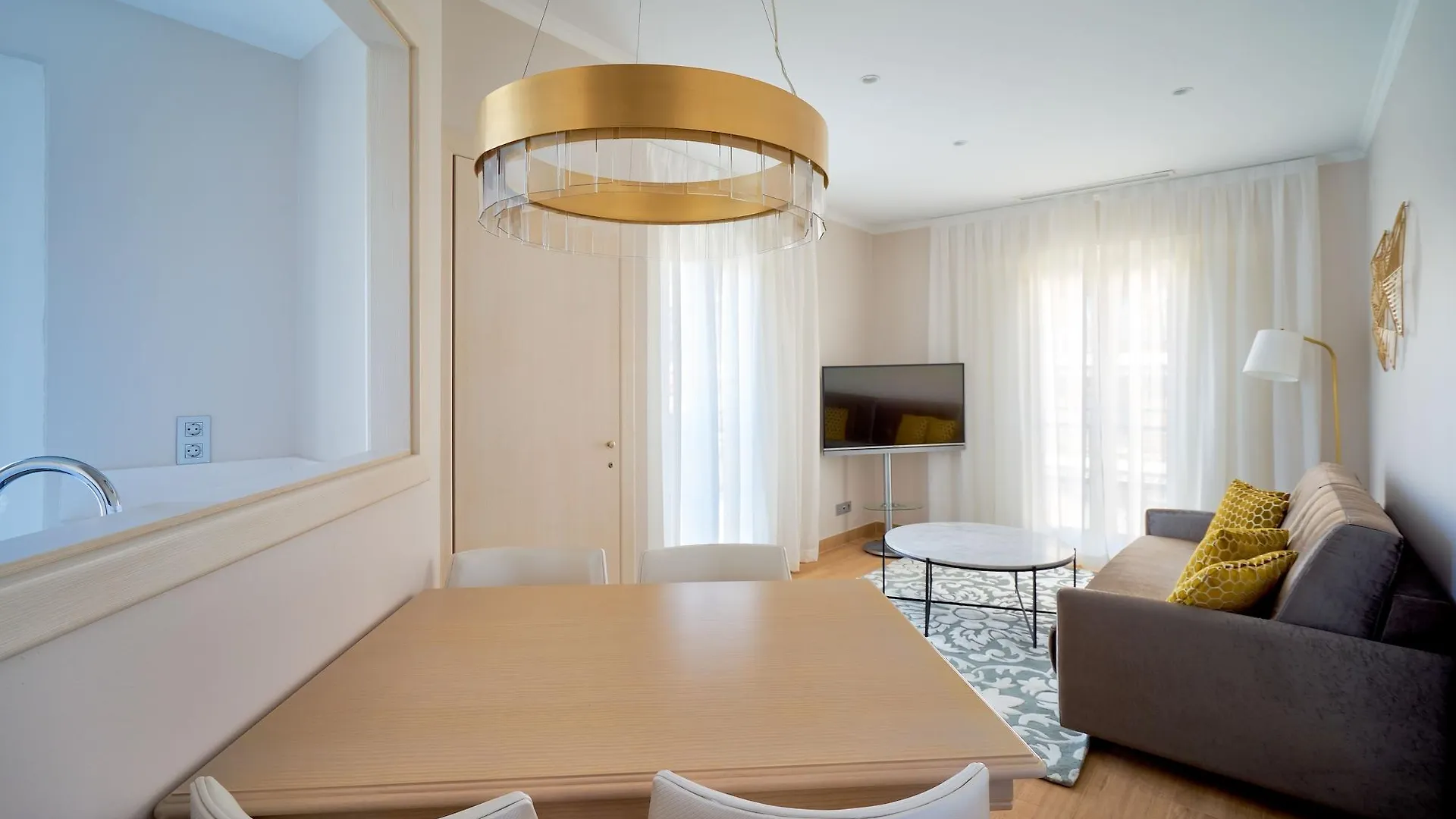 Tandem Soho Suites Малага Апартаменты